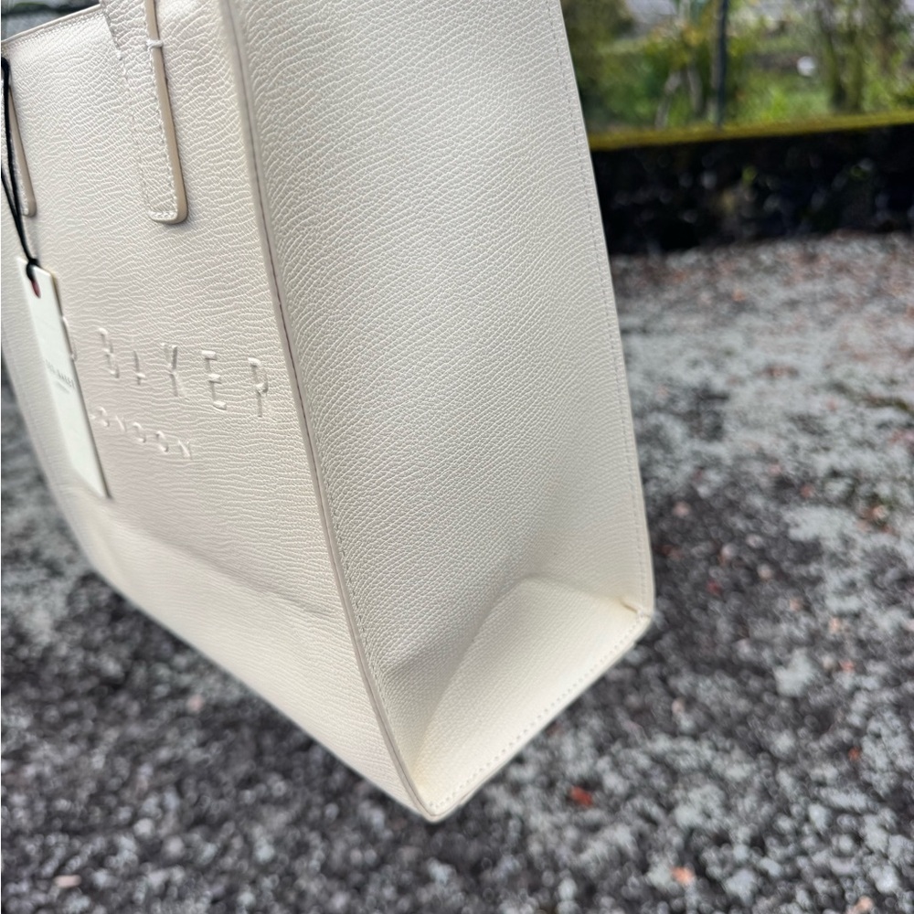Ted Baker London NWT “The Icon” Tote Bag Ivory/Cream with Coral Interior - Picture 7 of 13
